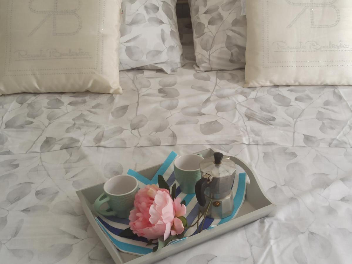 Casa Vacanze Maria Nicole モルフェッタ エクステリア 写真